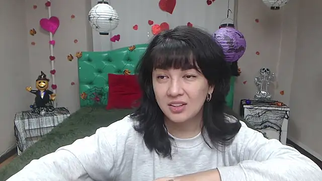 SelenaFly online show from November 11, 2025, 6:24 am