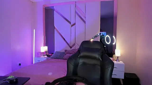 EmmaStonns online show from February 16, 2026, 1:07 pm