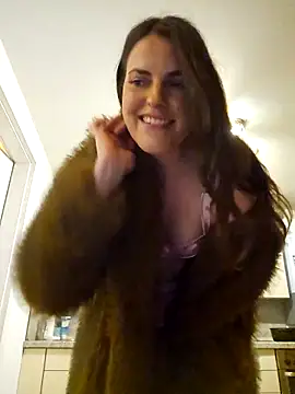 Snapshot of BelleFelicitas chatting on April 6, 2026, 7:37 pm BelleFelicitas online show from April 6, 2026, 7:37 pm