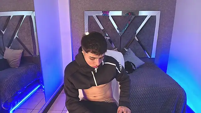 lian fooox online show from September 11, 2025, 6:13 am