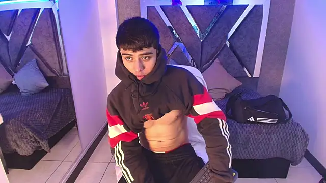 lian fooox online show from September 18, 2025, 3:52 am