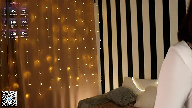 LorinaMaffitt online show from November 20, 2025, 6:07 pm