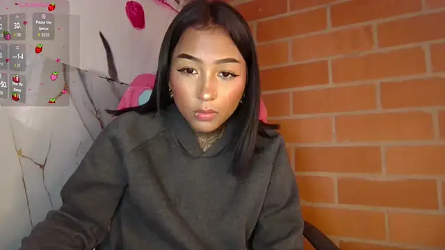 kitty moon1 online show from September 9, 2025, 10:31 pm