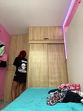 Snapshot of kitty_moon1 chatting on October 6, 2025, 9:23 pm kitty moon1 online show from October 6, 2025, 9:23 pm