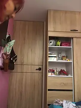 Snapshot of kitty_moon1 chatting on October 10, 2025, 3:33 pm kitty moon1 online show from October 10, 2025, 3:33 pm