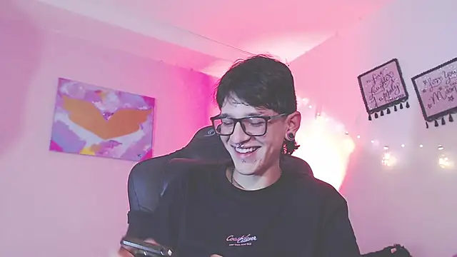 JAX25 OS online show from November 3, 2025, 7:37 pm