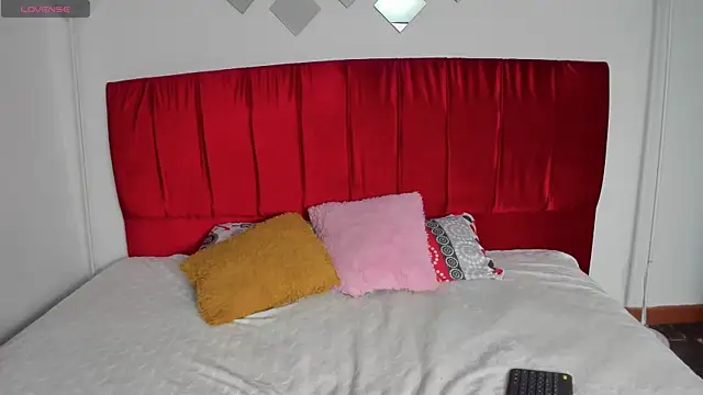 Electra  moon online show from December 5, 2025, 8:38 pm