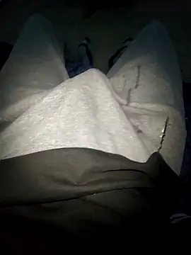 RaoufDz17cm online show from April 20, 2026, 7:04 pm