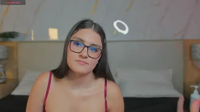 emmily-cardona online show from September 10, 2025, 8:09 pm