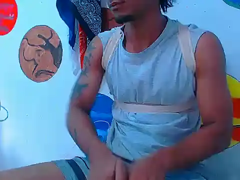 Snapshot of davidcutterr chatting on October 28, 2025, 3:58 pm davidcutterr online show from October 28, 2025, 3:58 pm