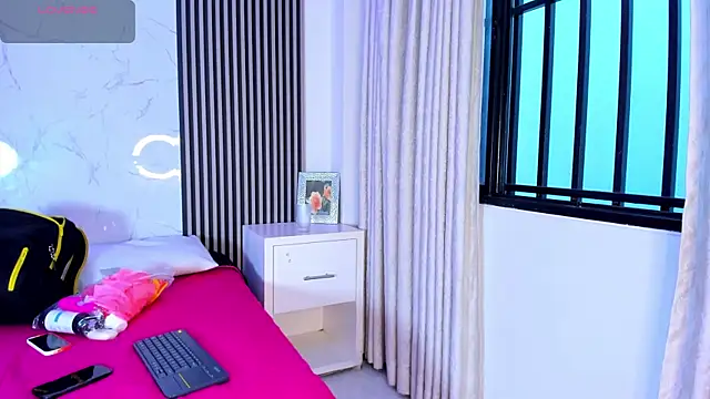 Snapshot of StephanAndSamantha chatting on October 13, 2025, 10:10 pm StephanAndSamantha online show from October 13, 2025, 10:10 pm