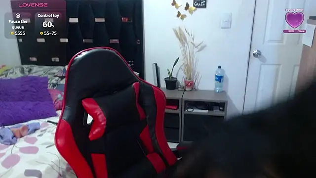 BasmaHernandez online show from October 24, 2025, 11:50 am