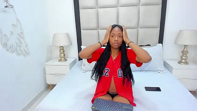 ElisabettaMonroy online show from October 8, 2025, 12:58 pm