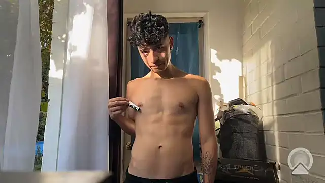 feeelipe2007 online show from April 13, 2026, 8:47 pm