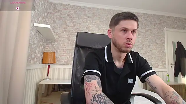 JonahShaw online show from April 28, 2026, 4:17 am