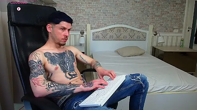 JonahShaw online show from May 12, 2026, 4:53 am
