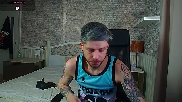 JonahShaw online show from June 14, 2026, 4:14 am