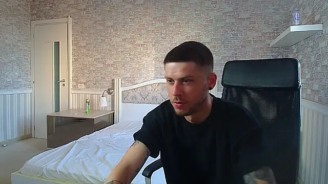 JonahShaw online show from June 25, 2026, 4:23 am
