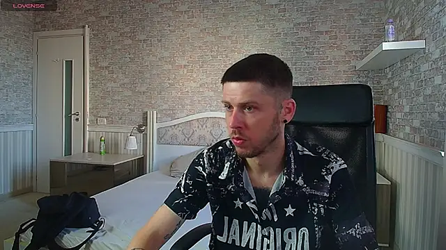 JonahShaw online show from June 26, 2026, 4:28 am