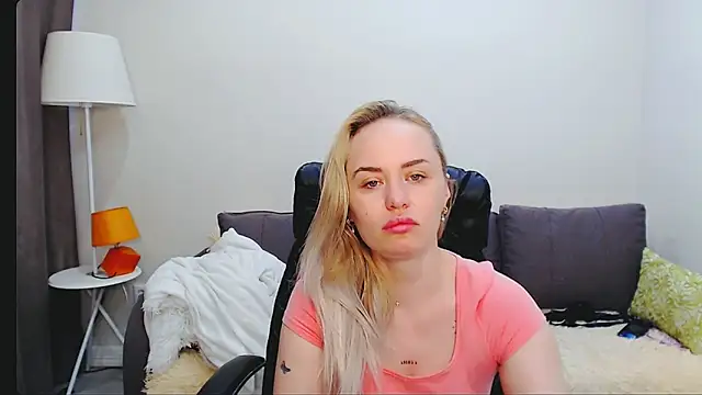 LiluMoon   online show from April 2, 2026, 6:33 am