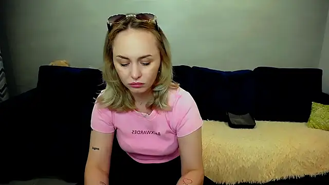 LiluMoon   online show from June 1, 2026, 4:20 pm