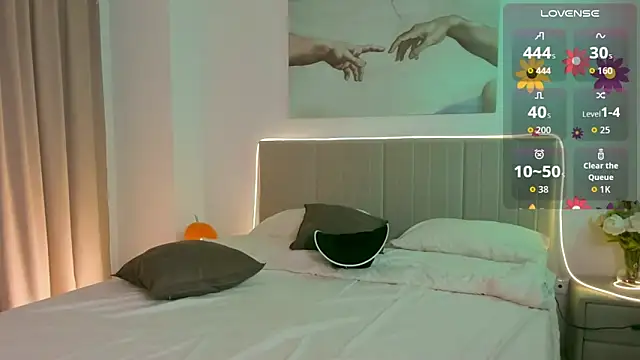 Lisa Blossom online show from November 17, 2025, 6:08 am