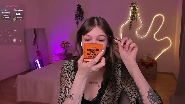 Lisa Blossom online show from May 8, 2026, 6:08 am