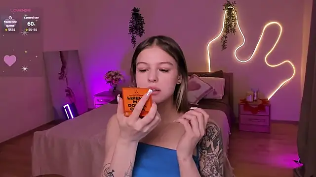 Lisa Blossom online show from May 14, 2026, 6:09 am