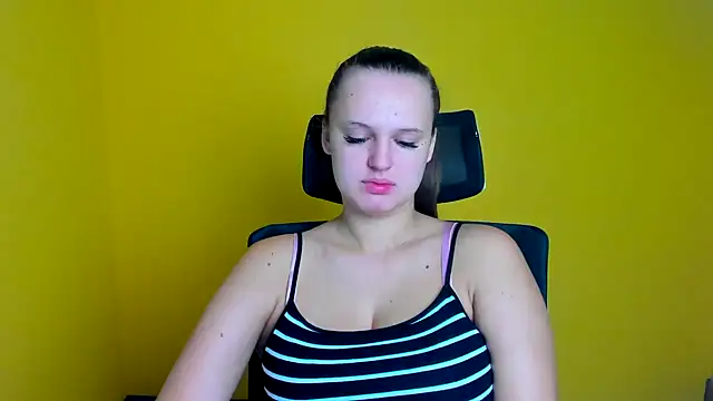 Snapshot of Aurora_White chatting on September 16, 2025, 5:41 am Aurora White online show from September 16, 2025, 5:41 am