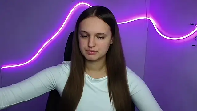 Snapshot of Aurora_White chatting on October 2, 2025, 1:18 pm Aurora White online show from October 2, 2025, 1:18 pm