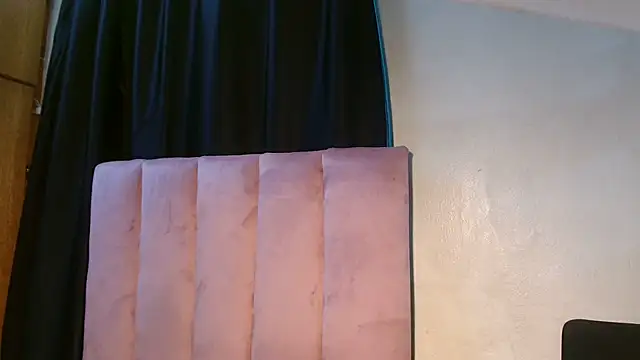 RoxyLuv77 online show from October 1, 2025, 12:16 am