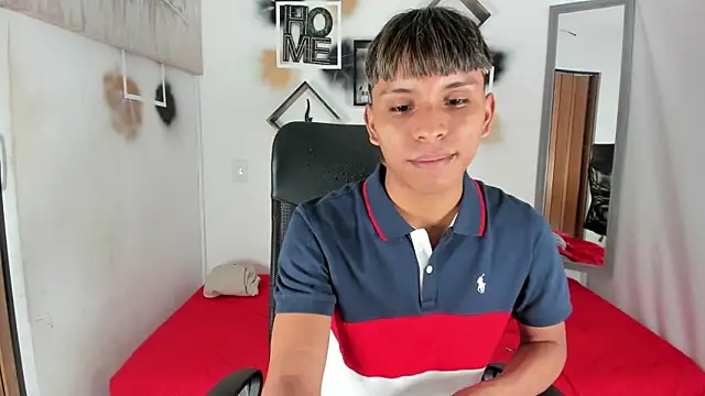 Snapshot of tyler_twink_boy chatting on October 12, 2025, 12:48 pm tyler twink boy online show from October 12, 2025, 12:48 pm
