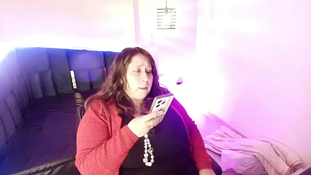  Emily rosee  online show from November 18, 2025, 11:14 am