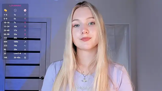 ArianeAumich online show from September 9, 2025, 9:53 am