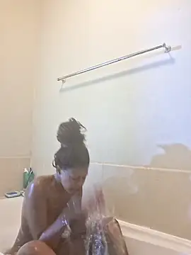 Snapshot of Lolly_96 chatting on September 24, 2025, 4:21 pm Lolly 96 online show from September 24, 2025, 4:21 pm