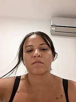 shantall 05 online show from May 11, 2026, 2:06 am
