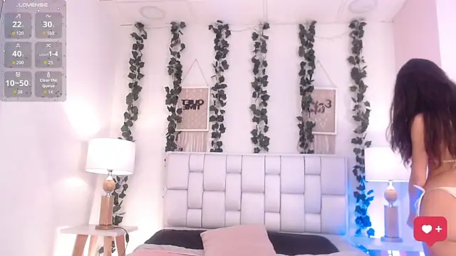 Snapshot of Coralgh_ chatting on September 15, 2025, 12:27 pm Coralgh  online show from September 15, 2025, 12:27 pm