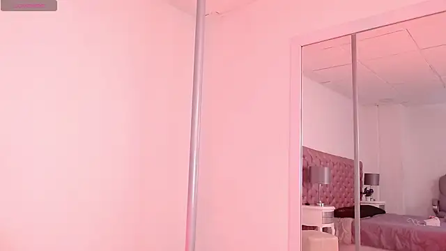 Snapshot of Coralgh_ chatting on September 23, 2025, 8:23 pm Coralgh  online show from September 23, 2025, 8:23 pm