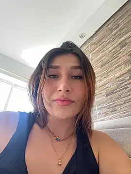 Isa Villamarin online show from October 16, 2025, 2:40 pm