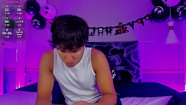 Snapshot of Leo_Savage_ chatting on October 14, 2025, 4:13 am Leo Savage  online show from October 14, 2025, 4:13 am
