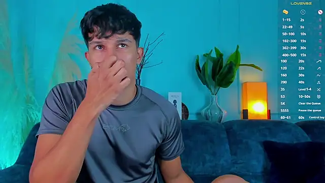 Snapshot of Leo_Savage_ chatting on February 20, 2026, 5:04 am Leo Savage online show from February 20, 2026, 5:04 am