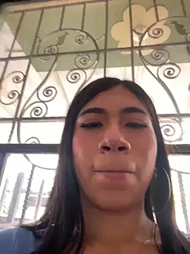 LiaSaenz27 online show from September 20, 2025, 8:10 pm