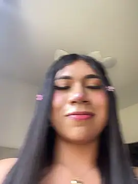 LiaSaenz27 online show from October 18, 2025, 9:15 pm