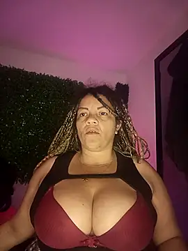 Snapshot of Eva_Luxei chatting on October 5, 2025, 11:35 pm Eva Luxei online show from October 5, 2025, 11:35 pm