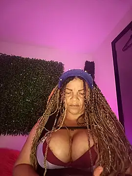 Snapshot of Eva_Luxei chatting on October 17, 2025, 1:31 am Eva Luxei online show from October 17, 2025, 1:31 am