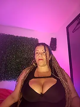 Snapshot of Eva_Luxei chatting on October 24, 2025, 12:12 pm Eva Luxei online show from October 24, 2025, 12:12 pm