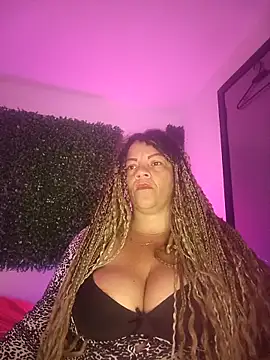 Snapshot of Eva_Luxei chatting on October 25, 2025, 6:43 am Eva Luxei online show from October 25, 2025, 6:43 am