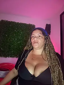 Snapshot of Eva_Luxei chatting on October 26, 2025, 12:22 pm Eva Luxei online show from October 26, 2025, 12:22 pm