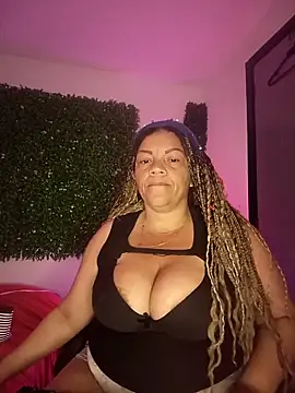 Snapshot of Eva_Luxei chatting on October 29, 2025, 4:59 am Eva Luxei online show from October 29, 2025, 4:59 am