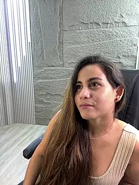 Snapshot of CamileX chatting on October 1, 2025, 1:39 pm CamileX online show from October 1, 2025, 1:39 pm